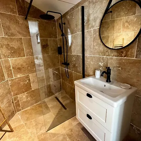 Le Donjon De Lily - Coeur De La Cite Medievale קרקסון